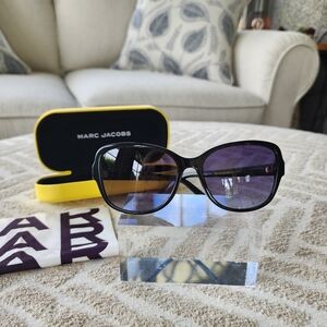 New Mark Jacobs MJ528S Sunglasses Size 58mm 145mm 17mm Black Women Original Case